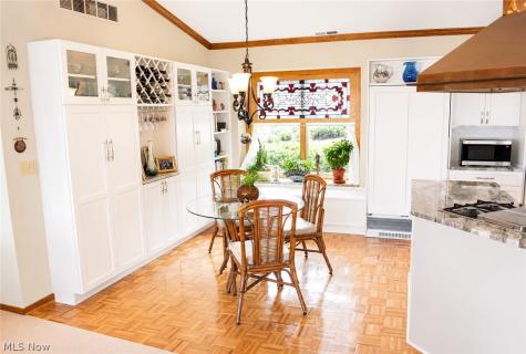 23128 Roberts Run Bay Village OH 44140