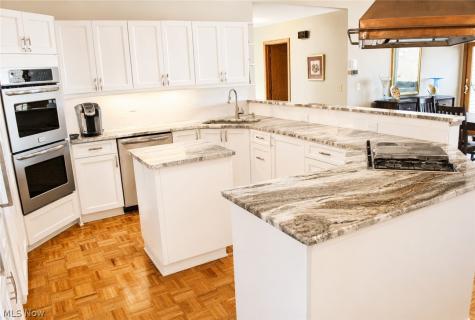 23128 Roberts Run Bay Village OH 44140