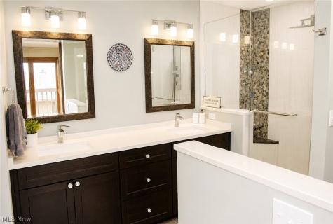 23128 Roberts Run Bay Village OH 44140
