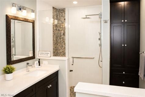 23128 Roberts Run Bay Village OH 44140