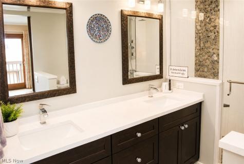 23128 Roberts Run Bay Village OH 44140