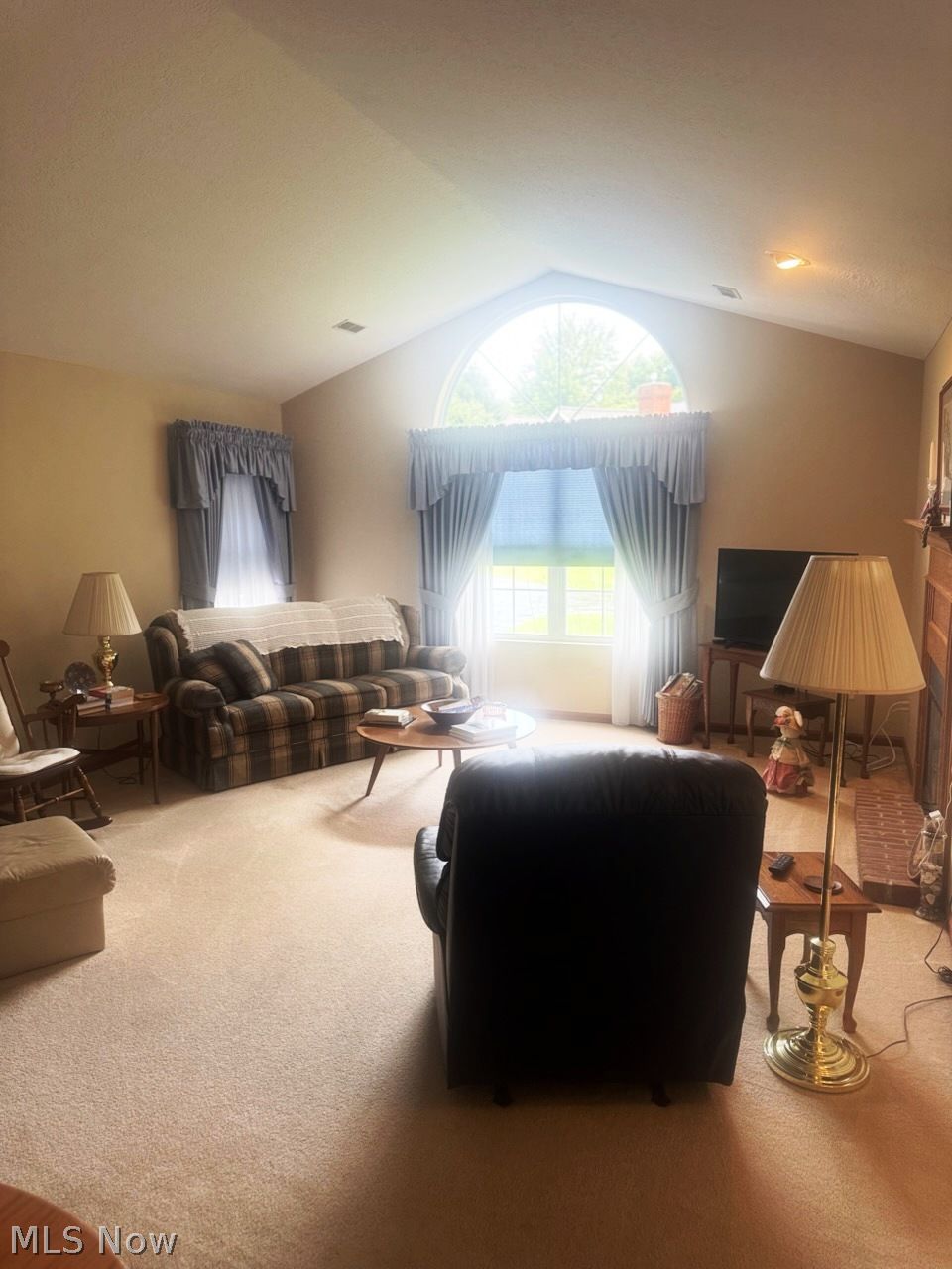 144 Beau Chemin Avenue Louisville OH 44641