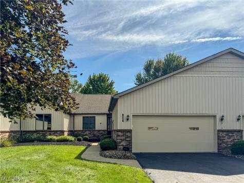 1487 Tripodi Circle Niles OH 44446