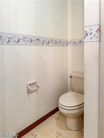 1487 Tripodi Circle Niles OH 44446