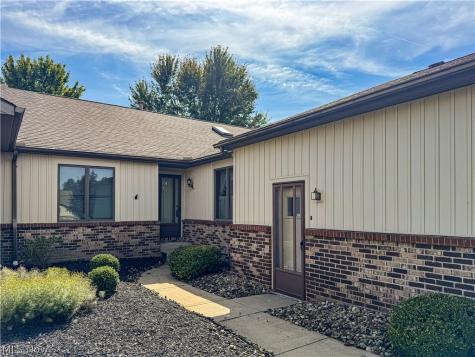 1487 Tripodi Circle Niles OH 44446