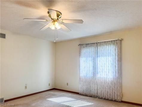 1487 Tripodi Circle Niles OH 44446