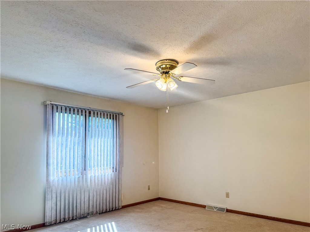 1487 Tripodi Circle Niles OH 44446