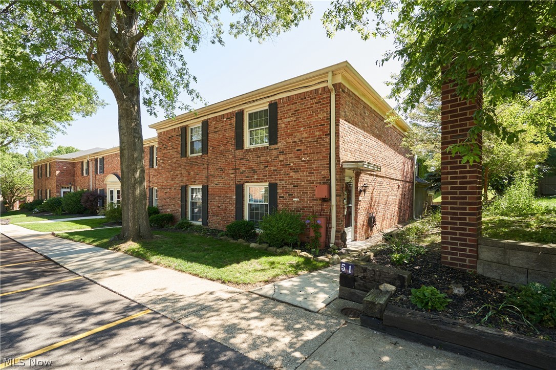 51 Nottoway Court Akron OH 44313