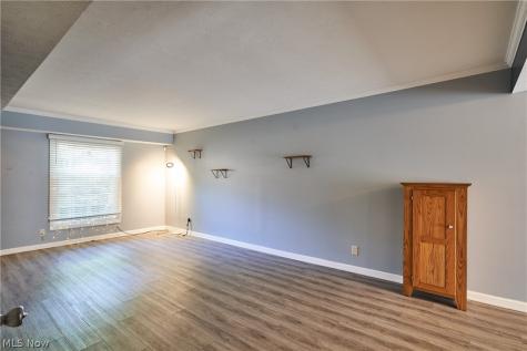 51 Nottoway Court Akron OH 44313
