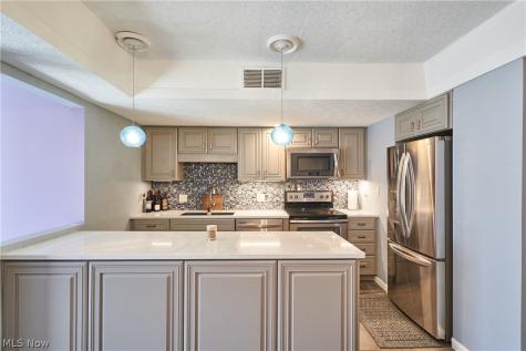 51 Nottoway Court Akron OH 44313