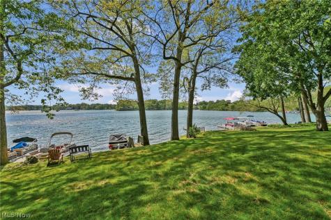 1819 Harbour Circle NW Canton OH 44708
