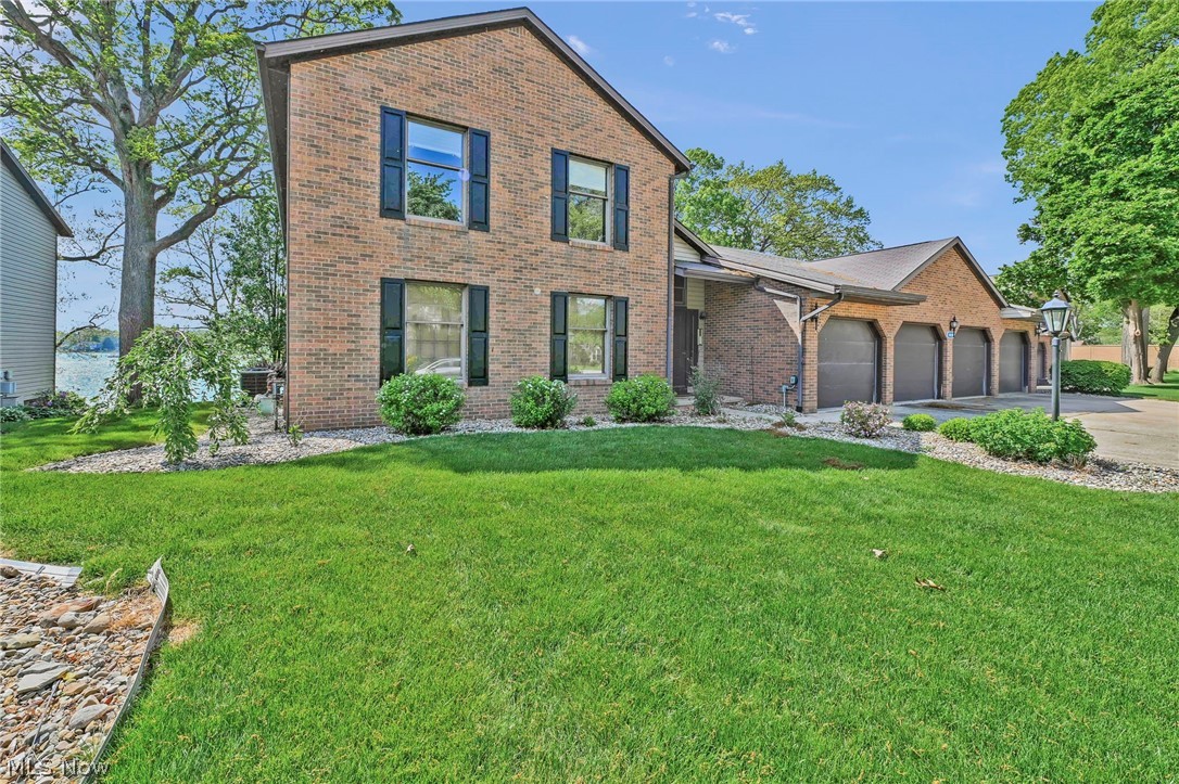 1819 Harbour Circle NW Canton OH 44708