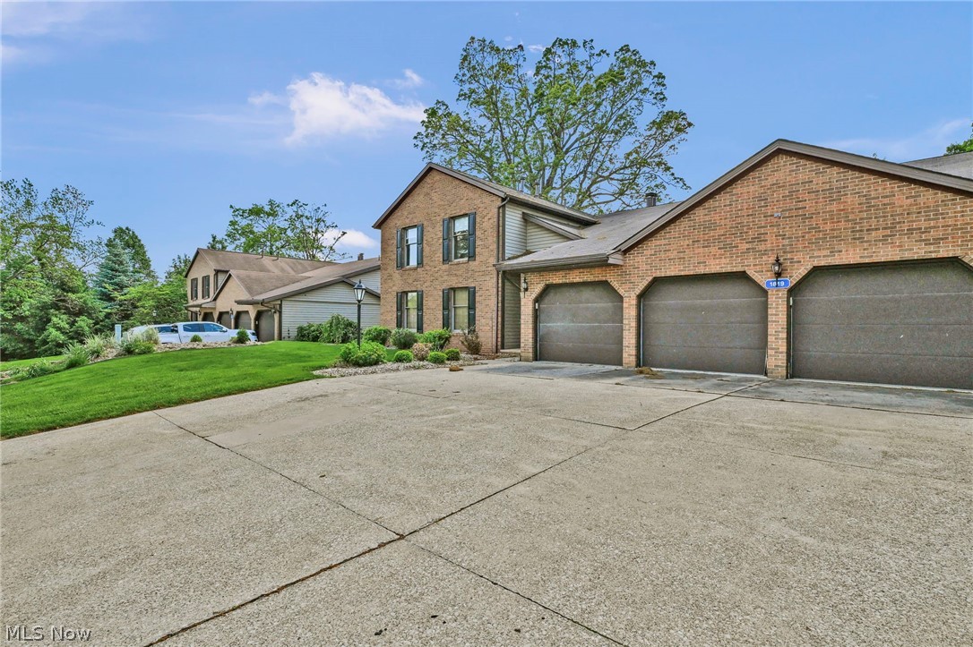 1819 Harbour Circle NW Canton OH 44708