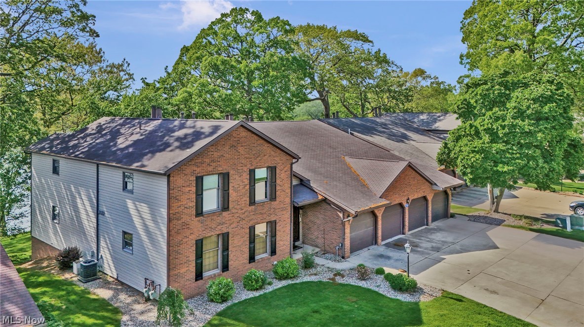 1819 Harbour Circle NW Canton OH 44708