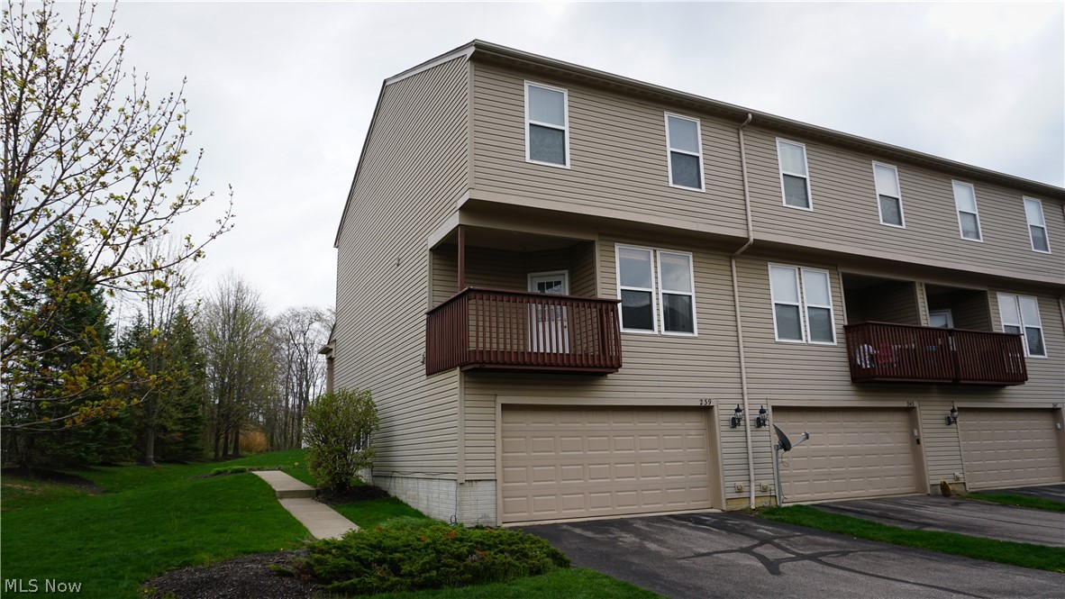 239 Woodhaven Drive Copley OH 44321