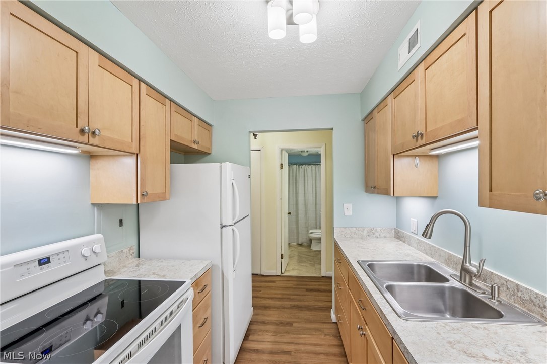 1625 Cedarwood Drive Westlake OH 44145