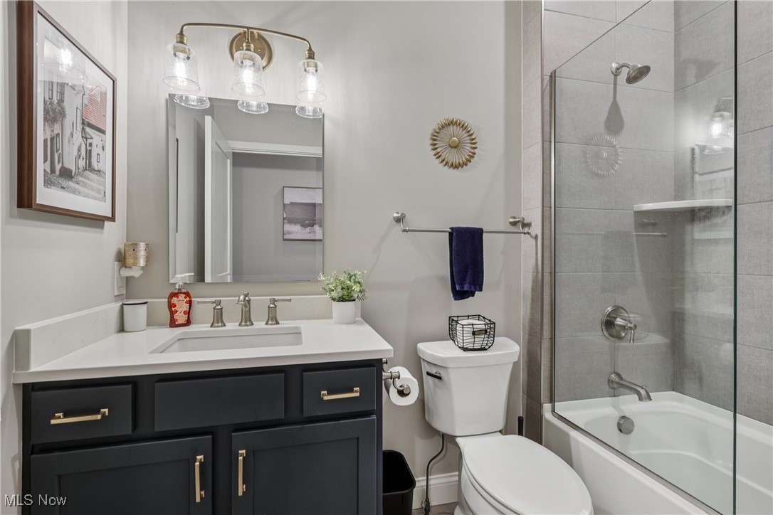 1221 W 117th Street Cleveland OH 44102