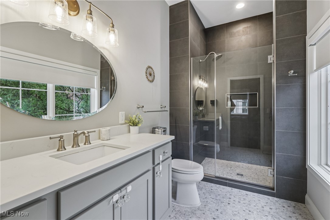 1221 W 117th Street Cleveland OH 44102