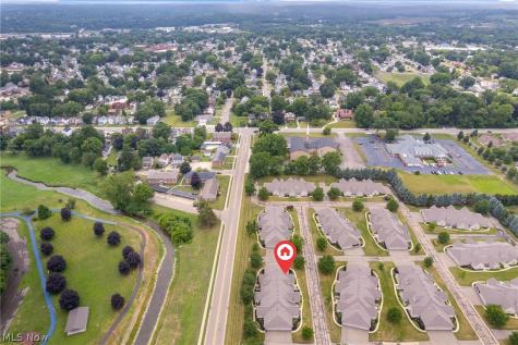 1365 Laurenbrook Lane NE Massillon OH 44646