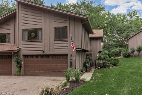 791 Geddes Bluff Sagamore Hills OH 44067
