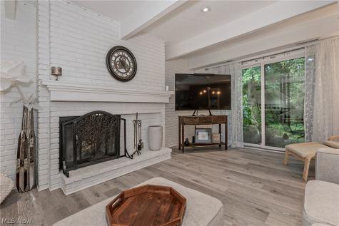 791 Geddes Bluff Sagamore Hills OH 44067