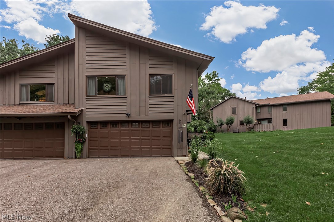791 Geddes Bluff Sagamore Hills OH 44067