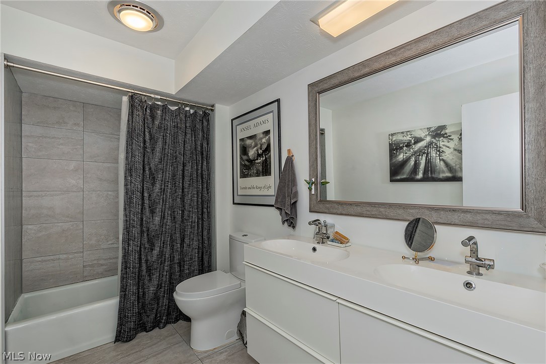 791 Geddes Bluff Sagamore Hills OH 44067