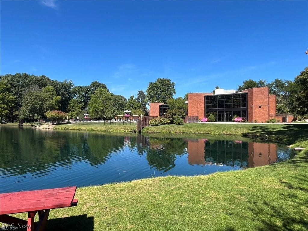 791 Geddes Bluff Sagamore Hills OH 44067