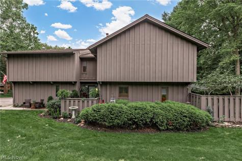 791 Geddes Bluff Sagamore Hills OH 44067