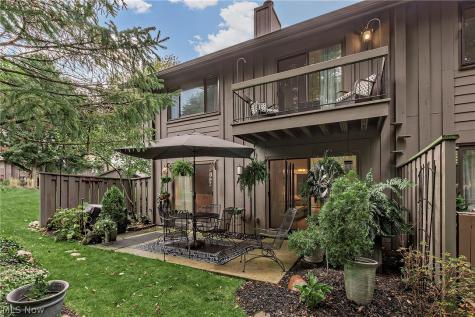 791 Geddes Bluff Sagamore Hills OH 44067