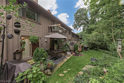 791 Geddes Bluff Sagamore Hills OH 44067