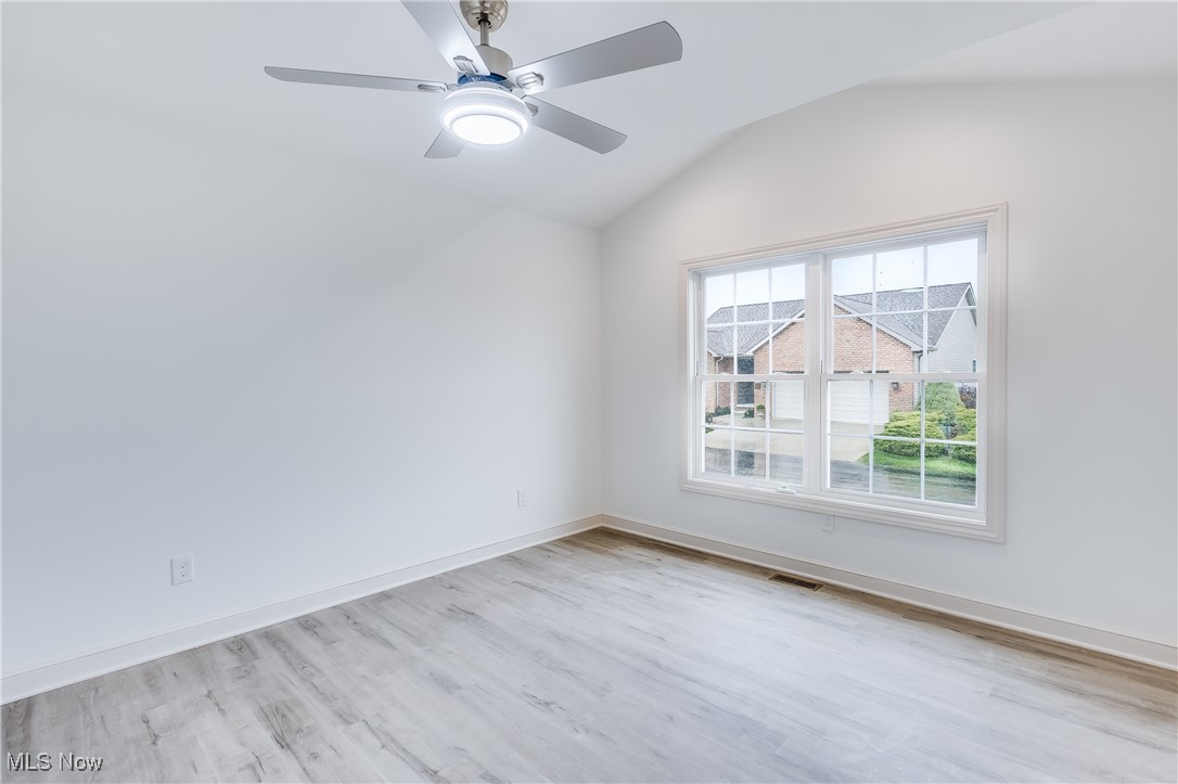 153 Royal Troon Warren OH 44484