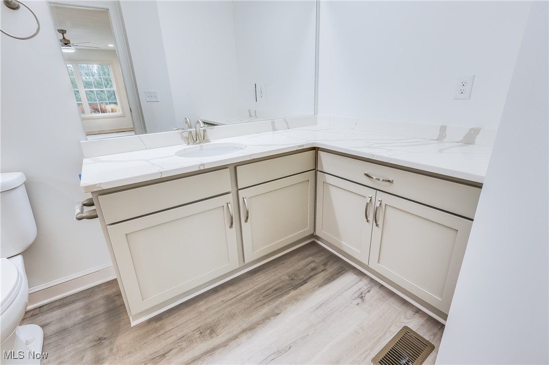 153 Royal Troon Warren OH 44484
