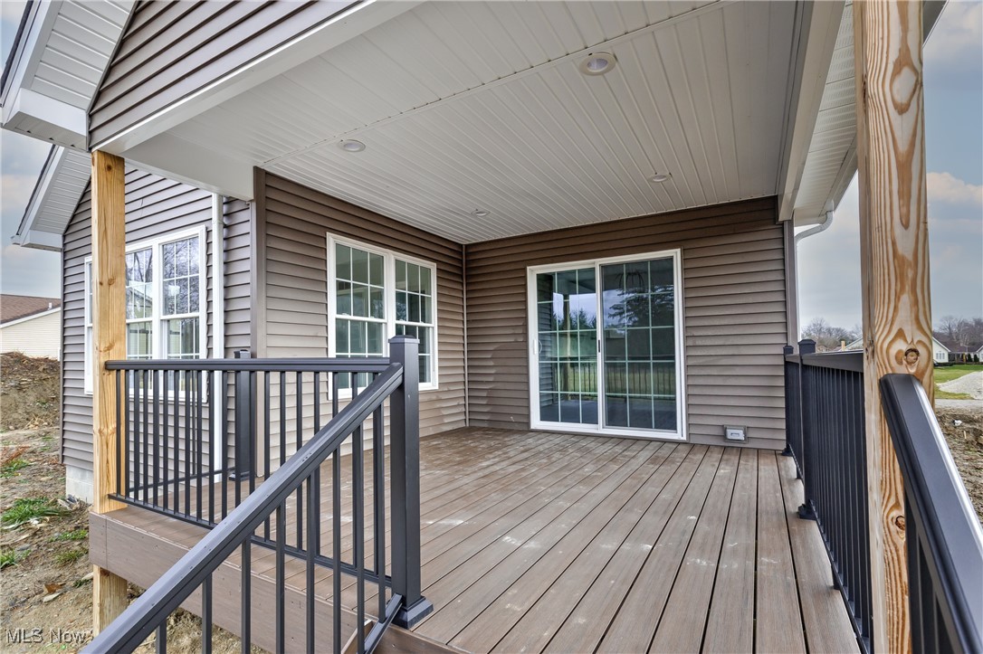 153 Royal Troon Warren OH 44484