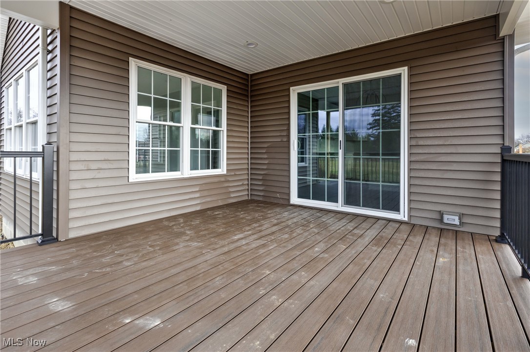 153 Royal Troon Warren OH 44484