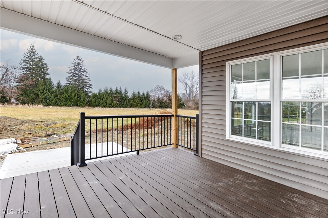 153 Royal Troon Warren OH 44484