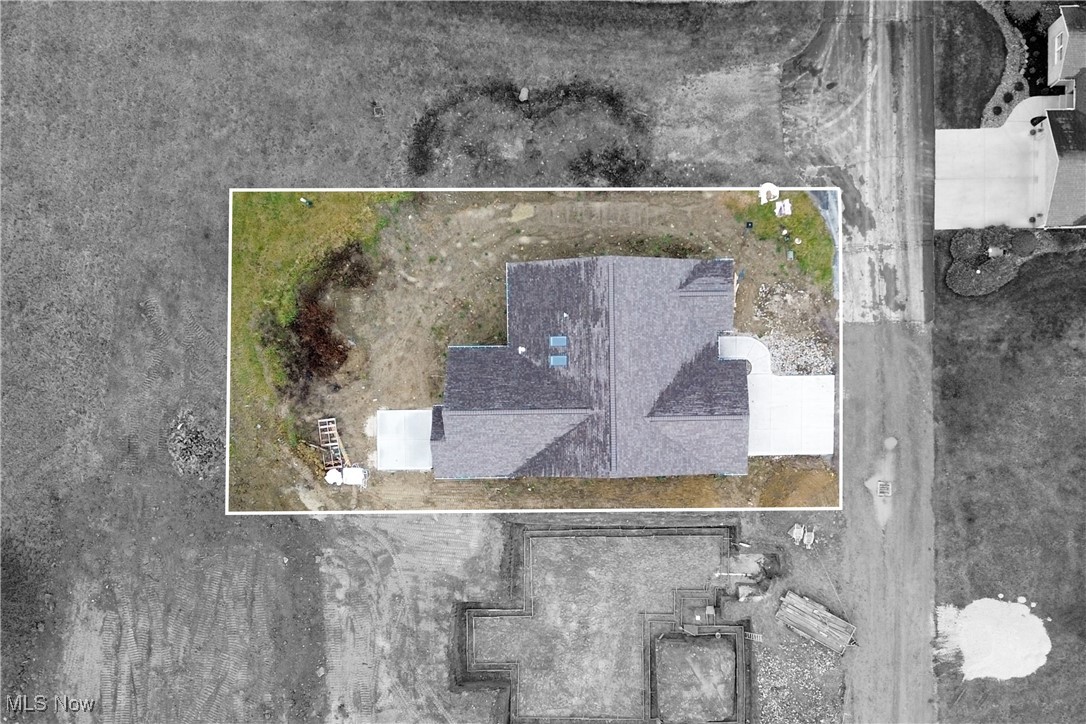 153 Royal Troon Warren OH 44484