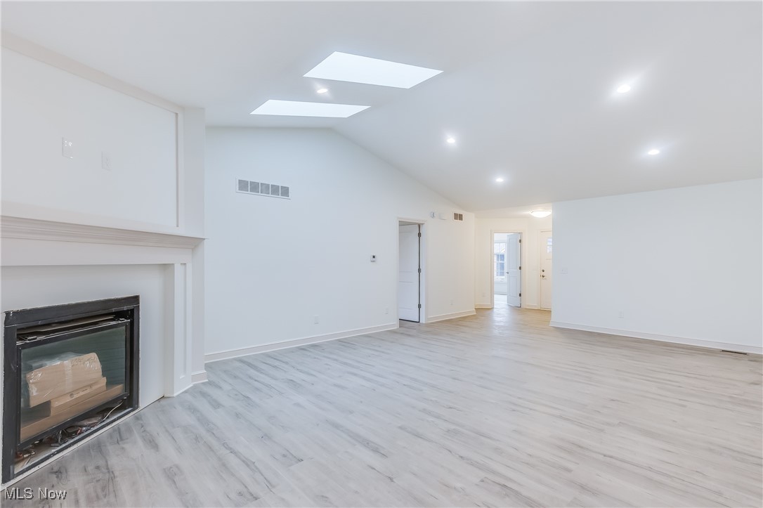 153 Royal Troon Warren OH 44484