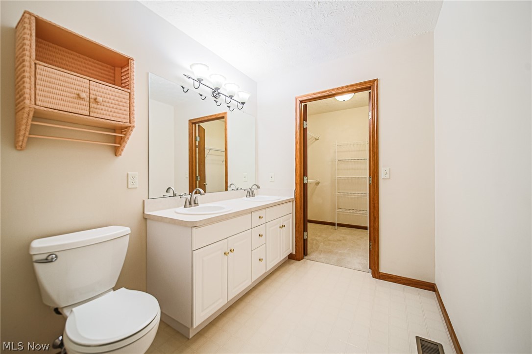 205 Greenbriar Lane Dalton OH 44618