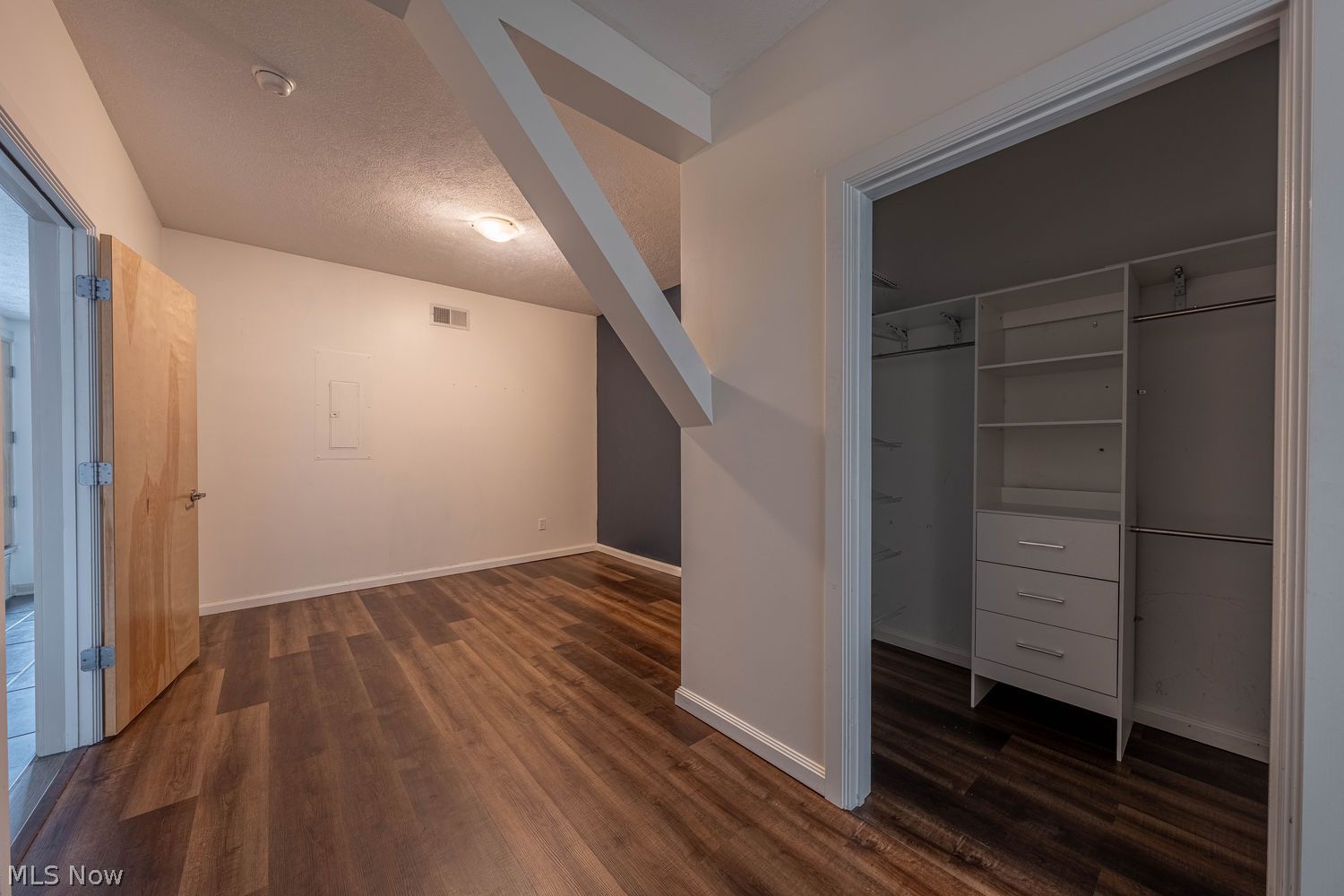 1237 Washington Avenue Cleveland OH 44113