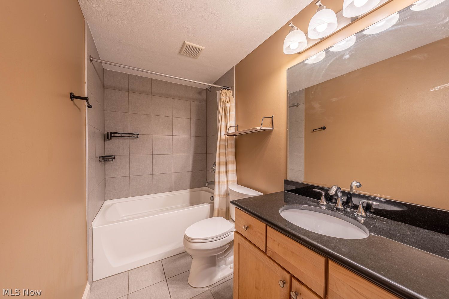 1237 Washington Avenue Cleveland OH 44113