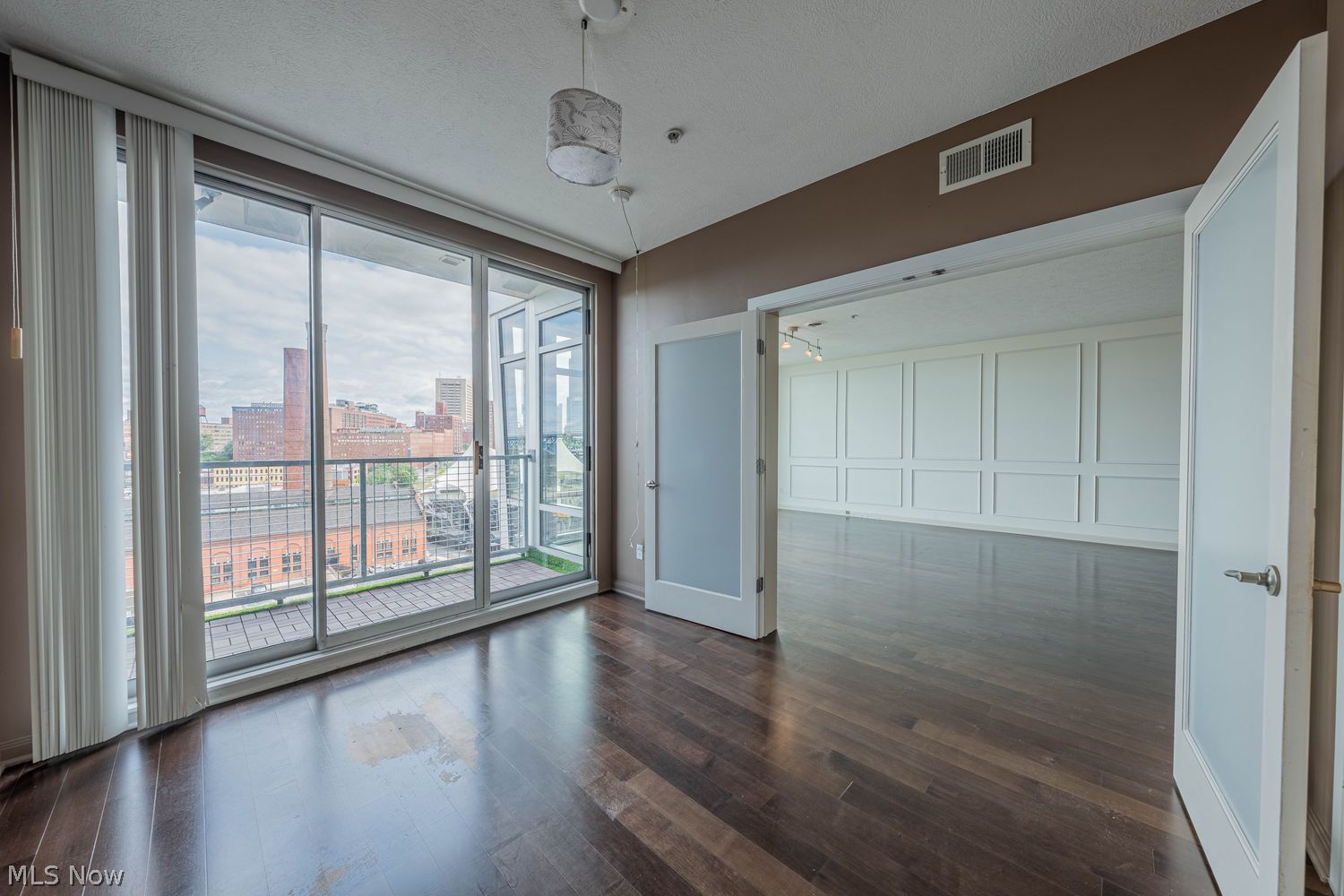 1237 Washington Avenue Cleveland OH 44113