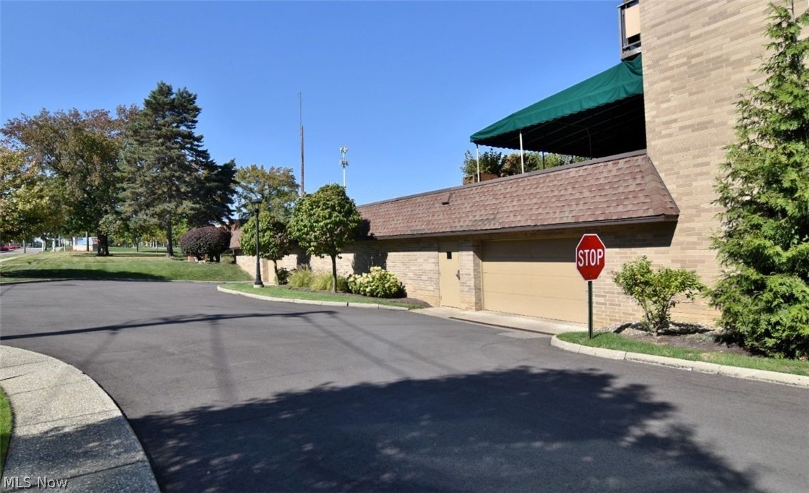 25805 Fairmount Boulevard Beachwood OH 44122