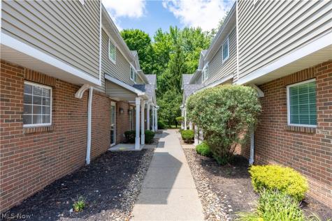 3395 Lenox Village Drive Fairlawn OH 44333