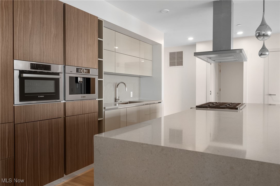 22700 Lake Road Rocky River OH 44116