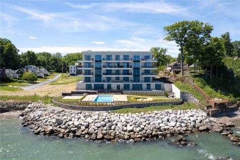 22700 Lake Road Rocky River OH 44116