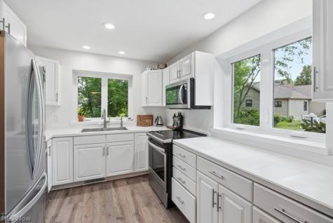 2323 Call Road Stow OH 44224