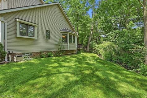 2323 Call Road Stow OH 44224