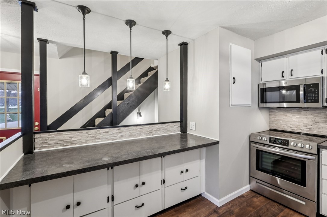 53 Landings Way Avon Lake OH 44012