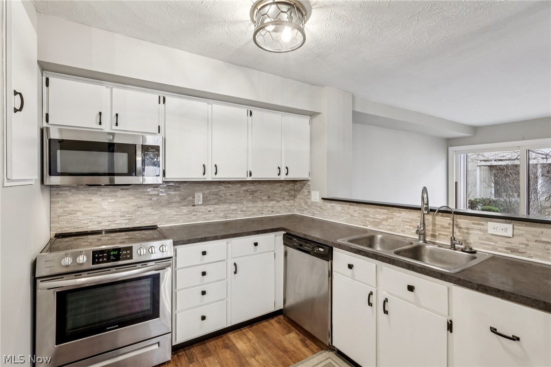53 Landings Way Avon Lake OH 44012